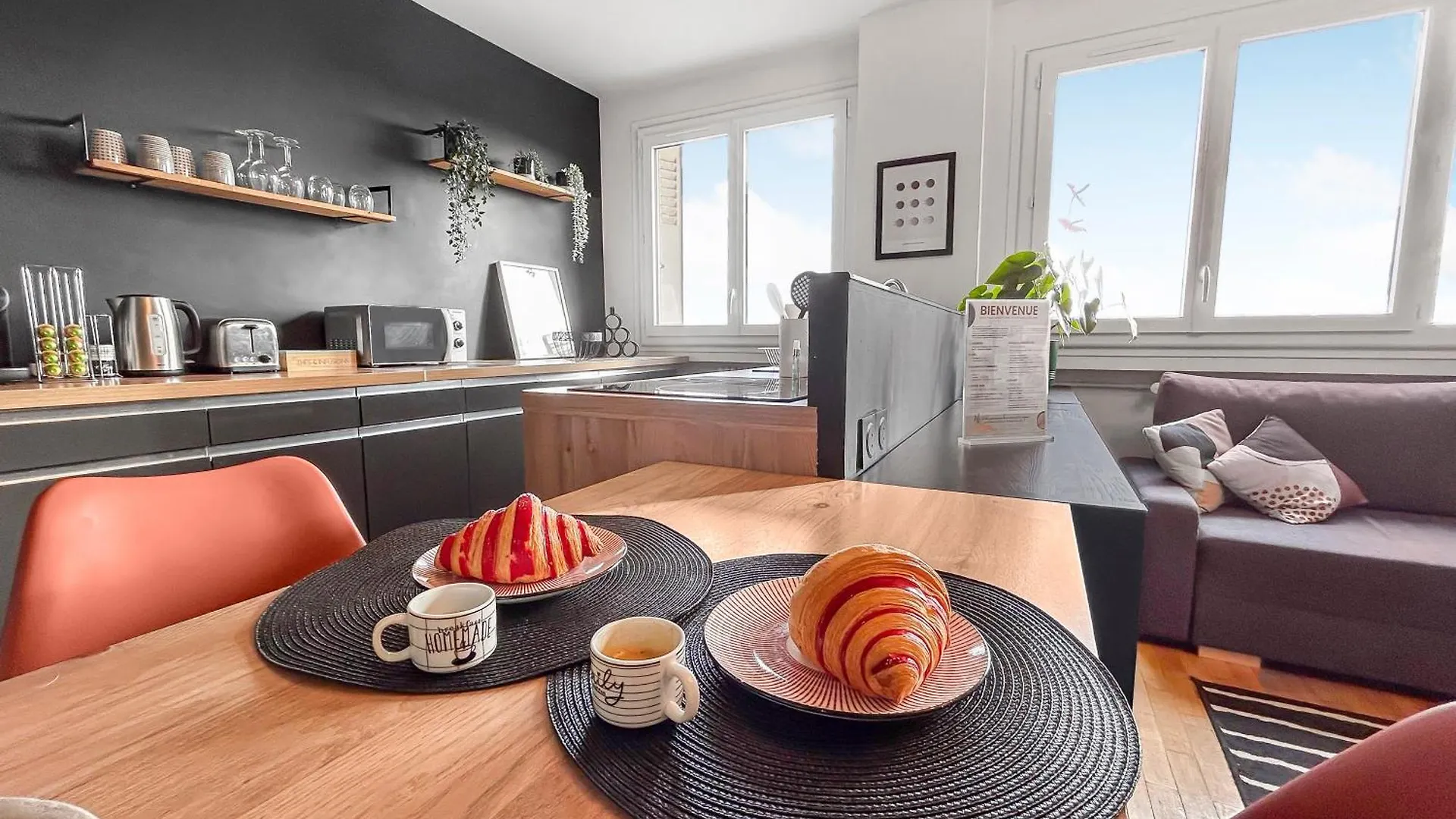 Cozy Flat Balcony Panoramic View 5M Metro B Appartement Oullins