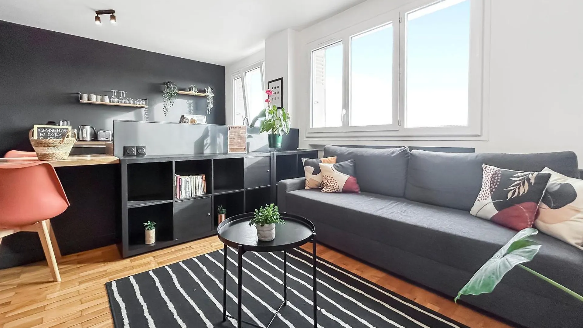Cozy Flat Balcony Panoramic View 5M Metro B Appartement Oullins 0*,  Frankrijk